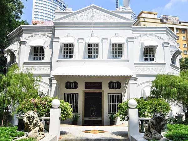 Carrying on a Legacy – “Made of Silk" at Loke Mansion