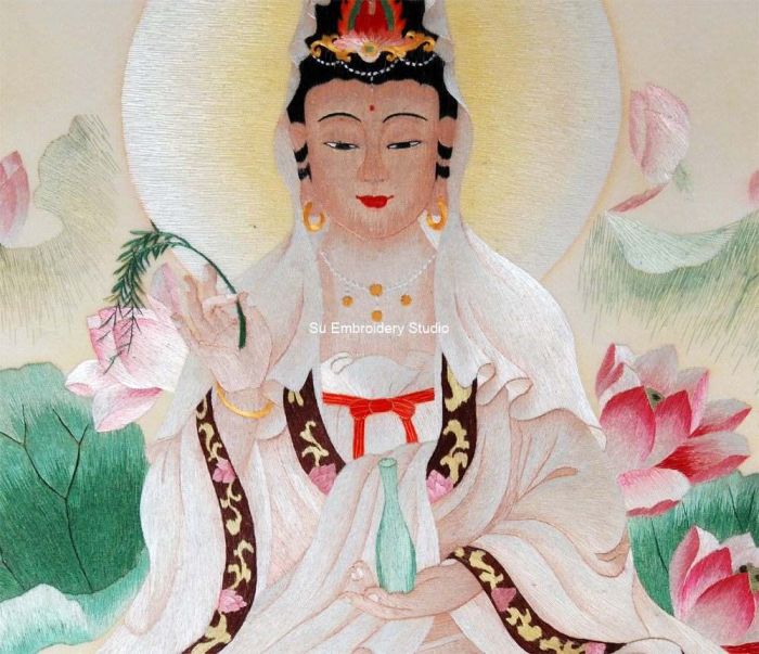 GuanYin Chinese Handmade Silk Embroidery Art for Sale