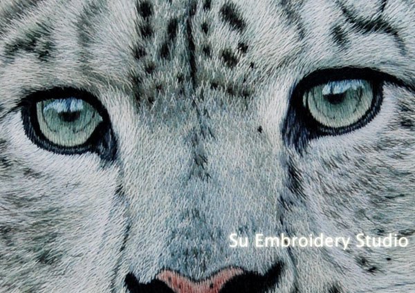 2-silk-embroidery-seated-snow-leopard-5