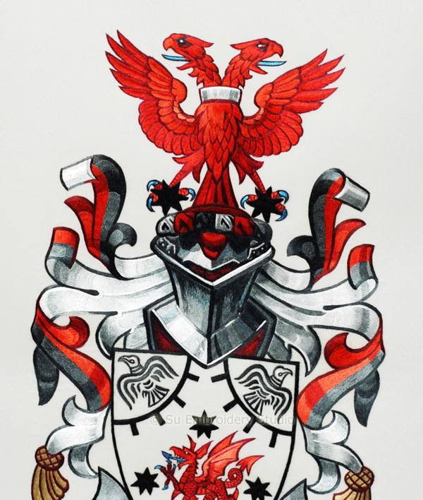 5-embroidered-family-crest