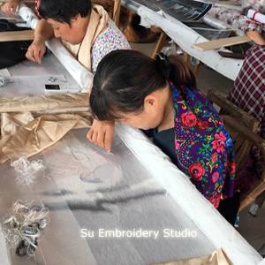 embroidery-artists-at-work-2
