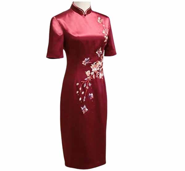 silk embroidered Cheongsam